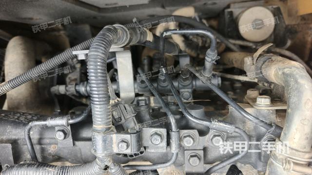 氣門室蓋螺絲特寫(上車部件) 氣門室蓋螺絲特寫(上車部件)