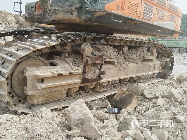 單側履帶整體（整機外觀）