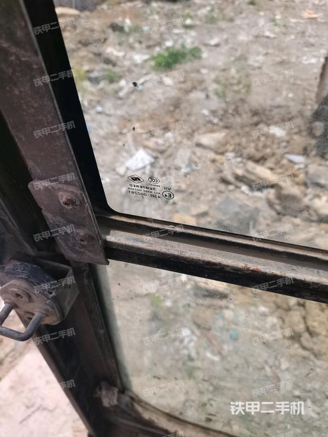 座椅后部(駕駛室部分) 座椅后部(駕駛室部分)