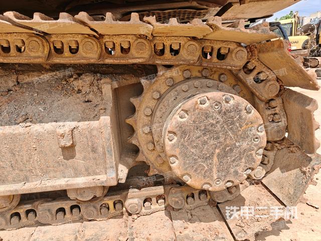 左驅(qū)動(dòng)輪（行走機(jī)構(gòu)）