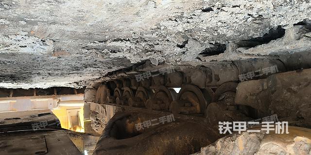 駕駛室操作臺(tái)（設(shè)備外觀及核心部件）