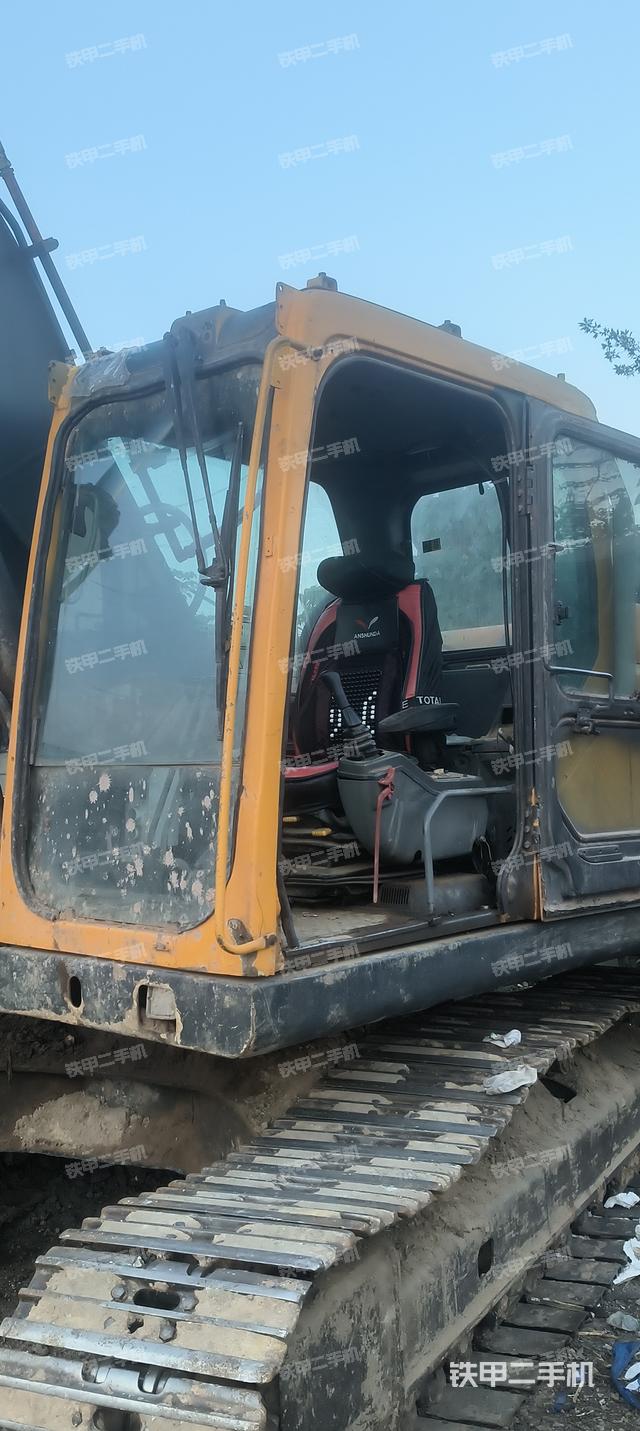 駕駛室整體（整機(jī)外觀）