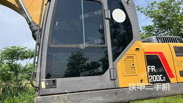 駕駛室左前45度（駕駛室部分）