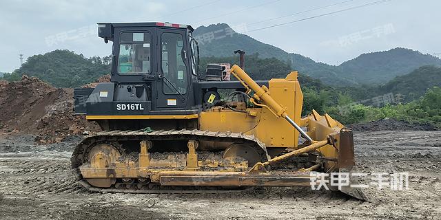 整機(jī)右側(cè)（設(shè)備外觀及核心部件）