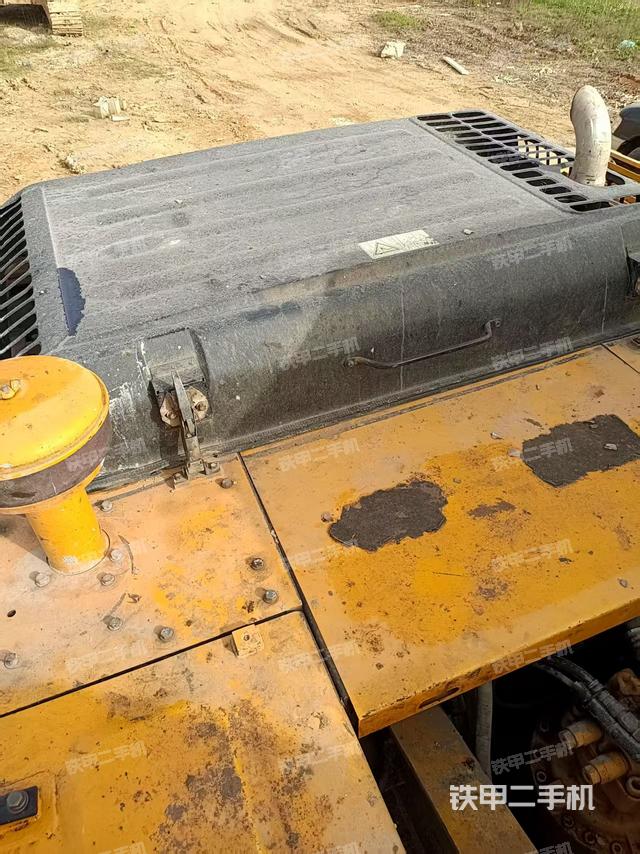 整機(jī)右后45°(整機(jī)外觀) 整機(jī)右后45°(整機(jī)外觀)