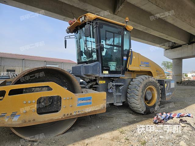 整機(jī)左側(cè)(設(shè)備外觀及核心部件) 整機(jī)左側(cè)(設(shè)備外觀及核心部件)