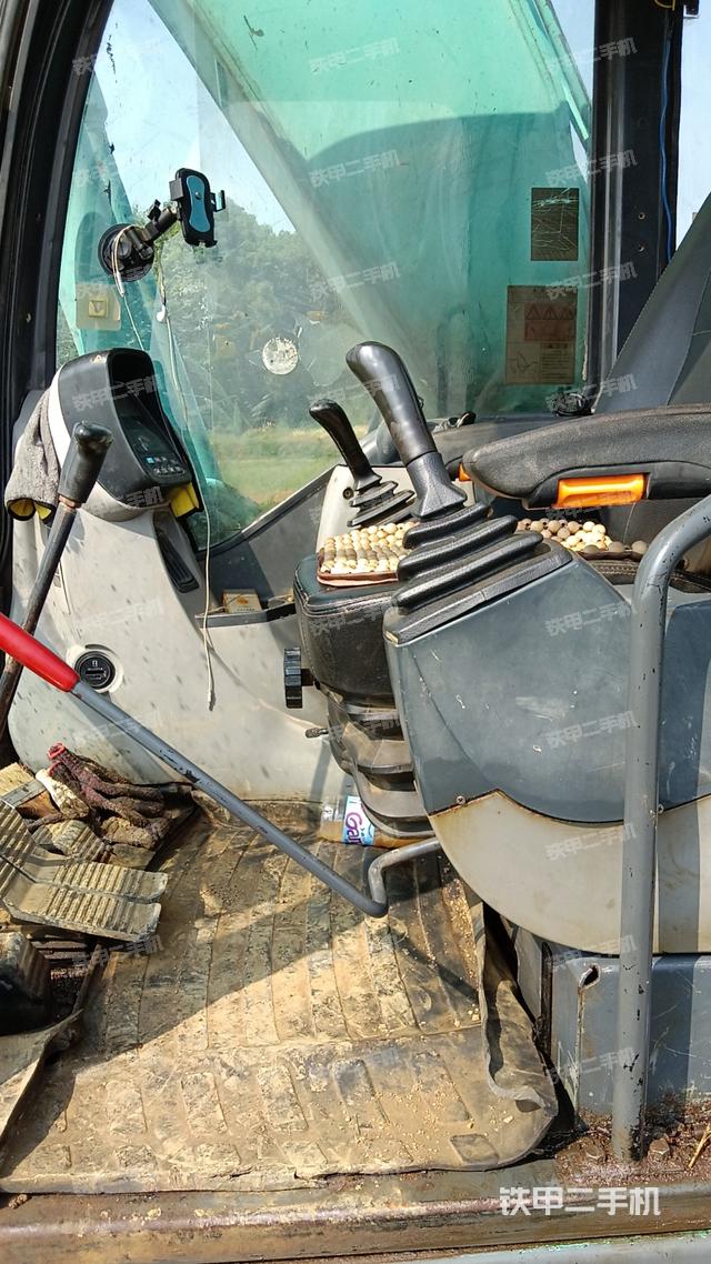 駕駛室整體（整機(jī)外觀）