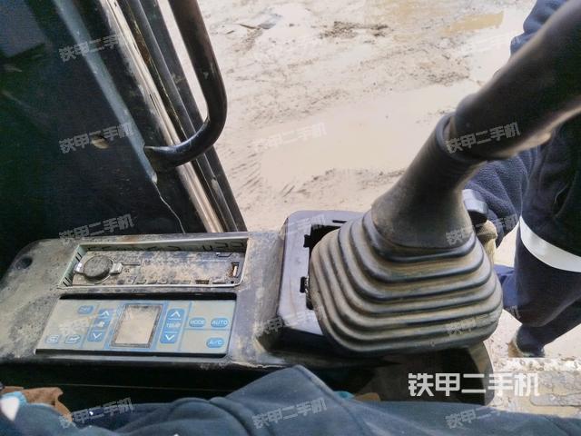 座椅左側(cè)控制臺(tái)/音響/含左手柄（駕駛室部分）