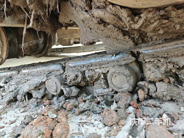 左側(cè)行走馬達(dá)蓋板（行走機構(gòu)）