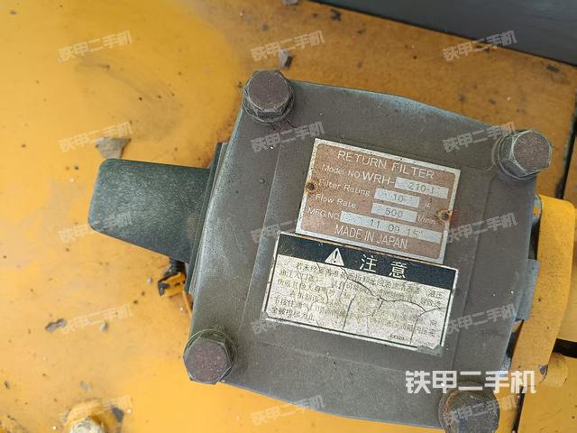 單側(cè)履帶整體(整機(jī)外觀) 單側(cè)履帶整體(整機(jī)外觀)