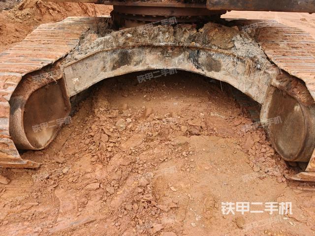 轉(zhuǎn)盤和下車架正前(工作和回轉(zhuǎn)裝置) 轉(zhuǎn)盤和下車架正前(工作和回轉(zhuǎn)裝置)