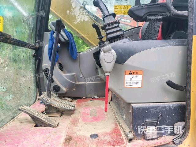 座椅后部（駕駛室部分）