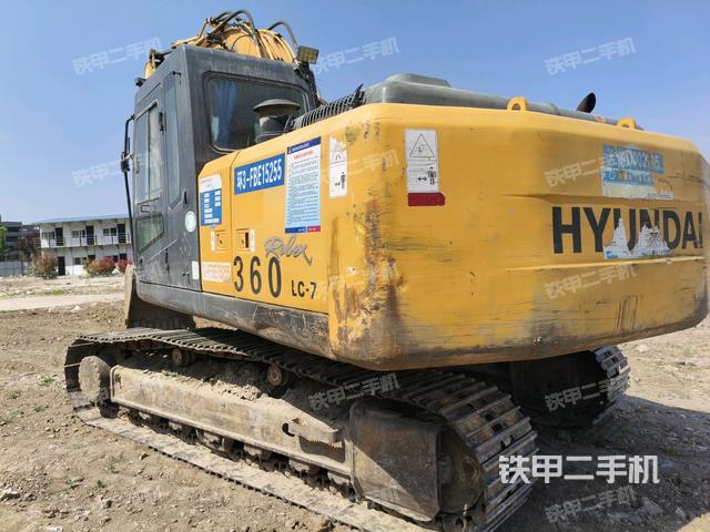 左后45(整機(jī)外觀) 左后45(整機(jī)外觀)