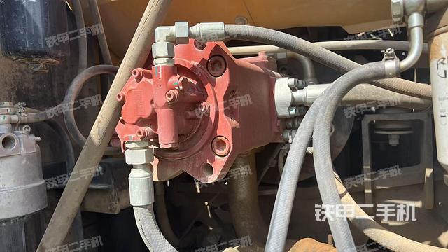 液壓泵斜45?右（大件艙室）