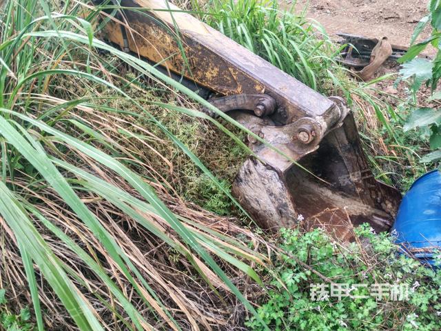 鏟斗右后整體（工作和回轉(zhuǎn)裝置）