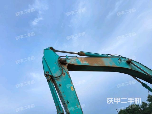 大臂根部?斜視(工作和回轉(zhuǎn)裝置) 大臂根部?斜視(工作和回轉(zhuǎn)裝置)