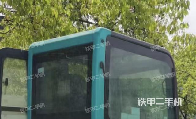 駕駛室頂部（整機(jī)外觀）