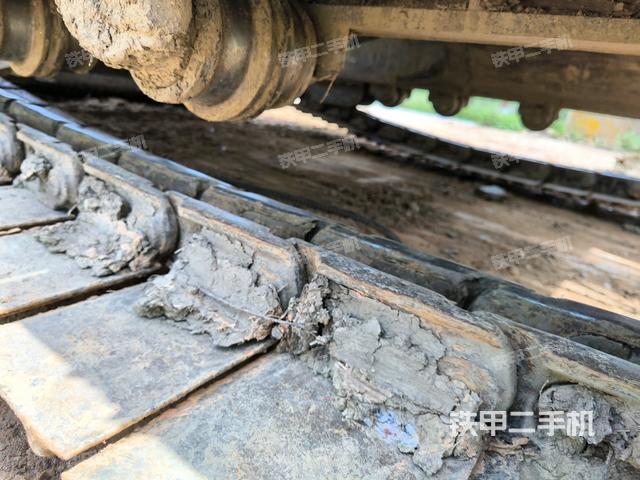 左側(cè)履帶整體?(行走機(jī)構(gòu)) 左側(cè)履帶整體?(行走機(jī)構(gòu))