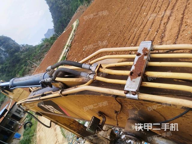 大臂背部俯視（工作和回轉(zhuǎn)裝置）