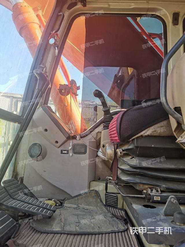 驾驶室整体（整机外观）