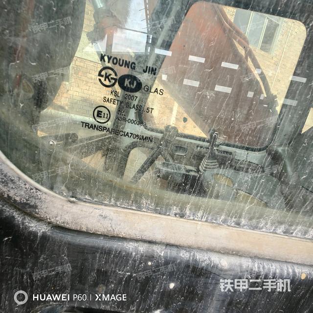 左后方玻璃角標(駕駛室部分) 左后方玻璃角標(駕駛室部分)