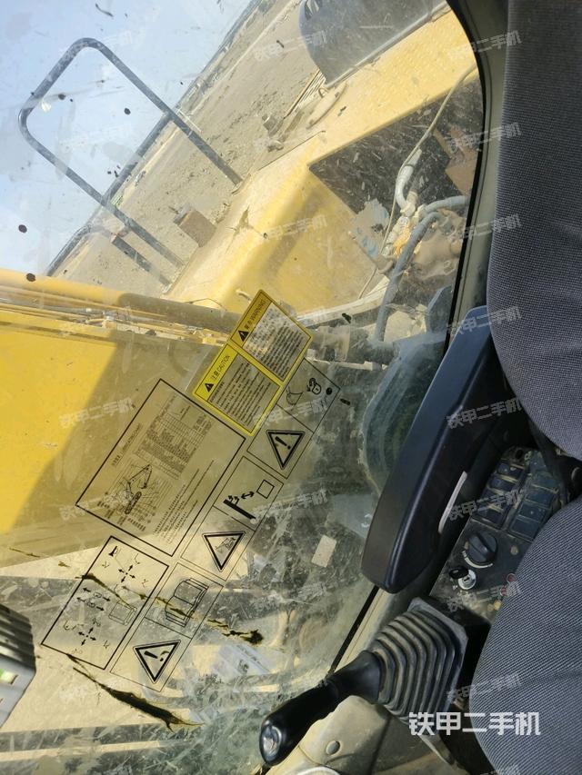 座椅左側(cè)控制臺(tái)/音響/含左手柄（駕駛室部分）