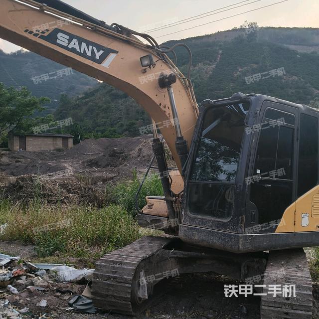 駕駛室頂部（整機(jī)外觀）
