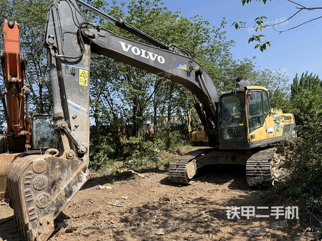 沃爾沃EC220DL挖掘機(jī)