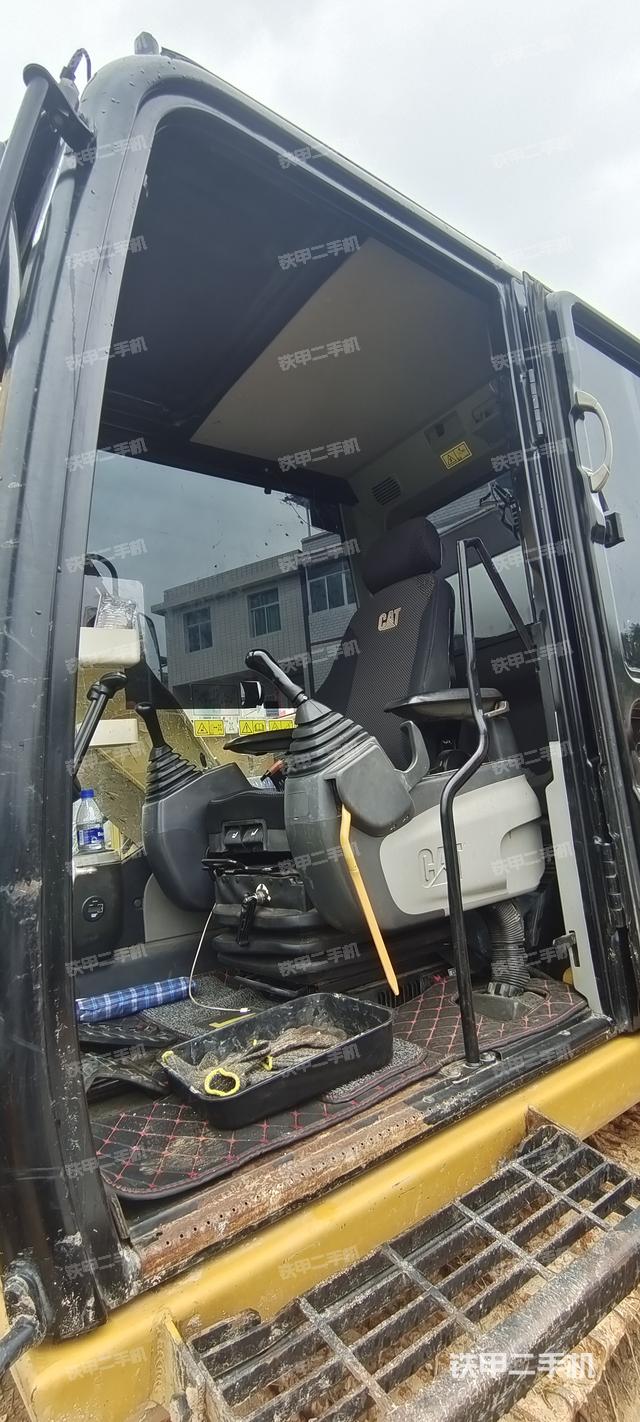 驾驶室整体（整机外观）