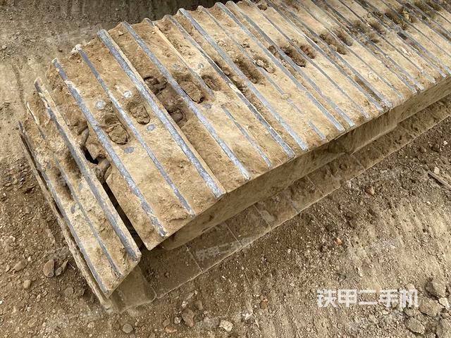 單側履帶整體(整機外觀) 單側履帶整體(整機外觀)