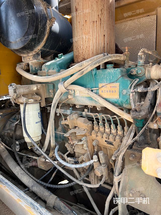 發(fā)動(dòng)機(jī)左側(cè)(整機(jī)外觀(guān)及大件) 發(fā)動(dòng)機(jī)左側(cè)(整機(jī)外觀(guān)及大件)