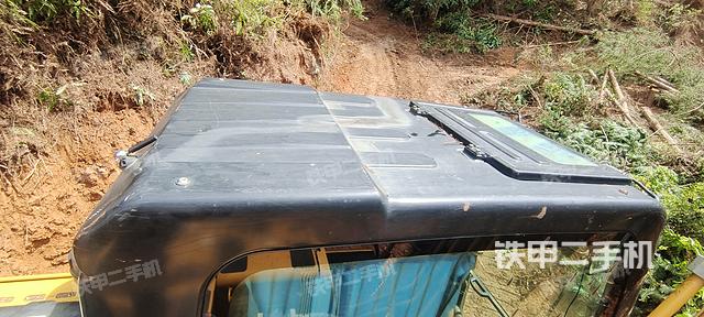 驾驶室顶部（整机外观）