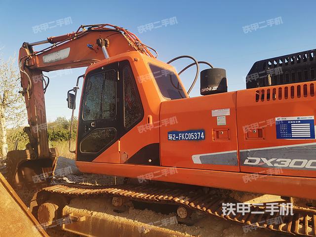 斗山DH300LC-7挖掘機(jī)