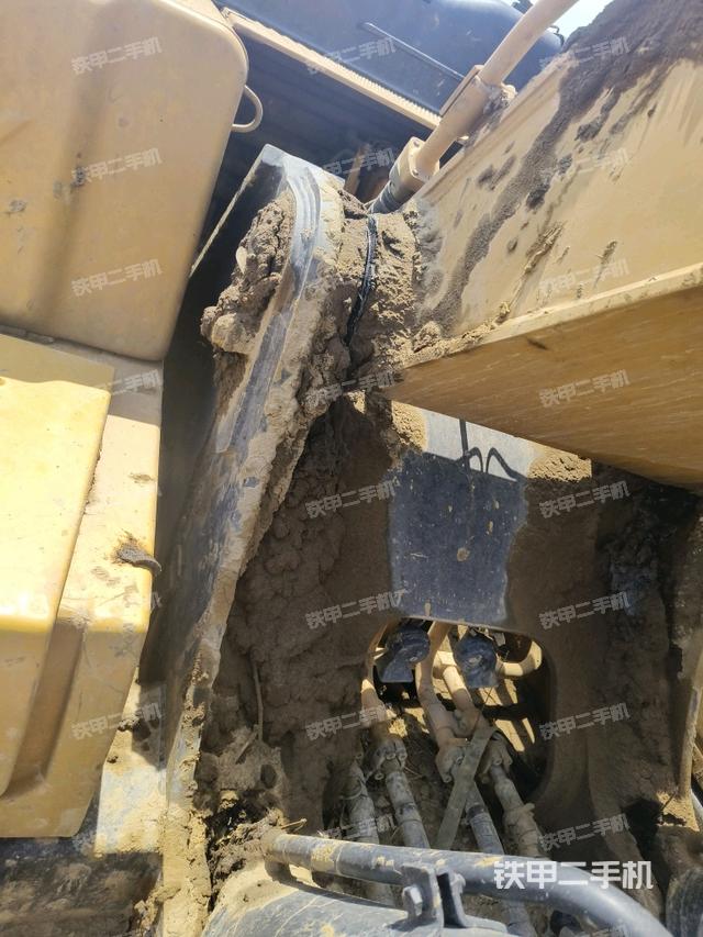 大臂背部俯視（工作和回轉(zhuǎn)裝置）