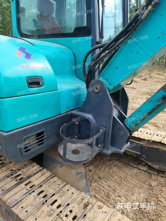 大臂根部?斜（工作和回轉(zhuǎn)裝置）