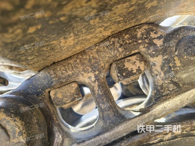 右驅(qū)動(dòng)輪（行走機(jī)構(gòu)）