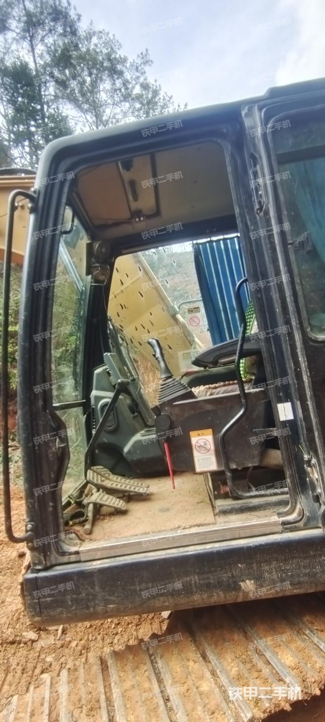 驾驶室整体（整机外观）