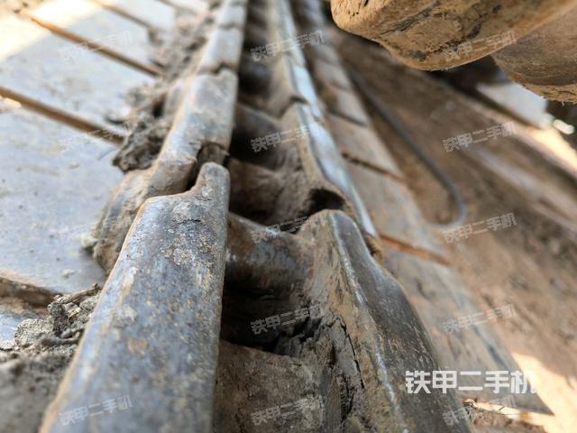 右側(cè)履帶整體?(行走機(jī)構(gòu)) 右側(cè)履帶整體?(行走機(jī)構(gòu))