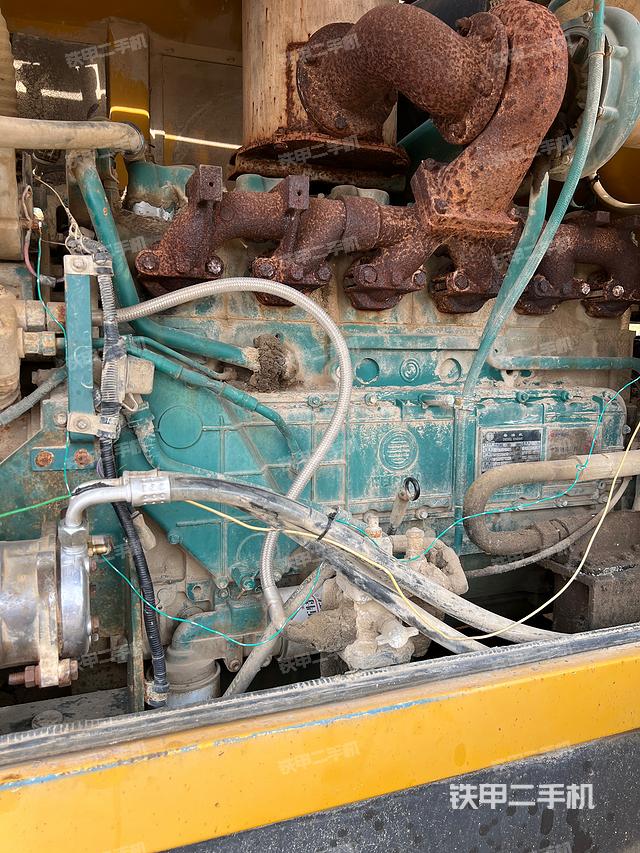 發(fā)動(dòng)機(jī)右側(cè)(整機(jī)外觀(guān)及大件) 發(fā)動(dòng)機(jī)右側(cè)(整機(jī)外觀(guān)及大件)