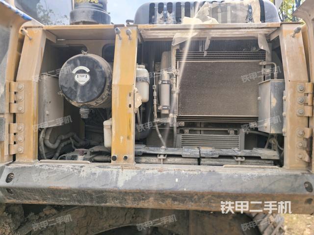 散熱器正面(大件艙室) 散熱器正面(大件艙室)