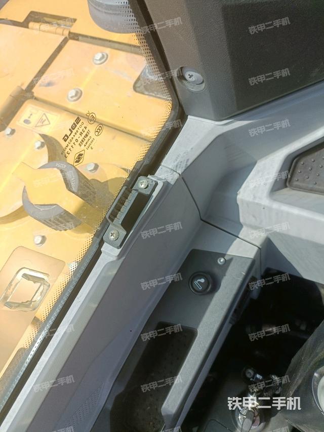 后窗玻璃角標(biāo)（駕駛室部分）