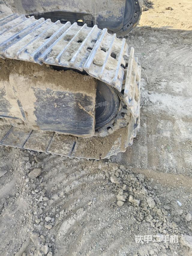 右側(cè)履帶整體（行走機構(gòu)）