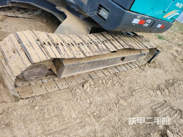 右側(cè)履帶整體?（行走機(jī)構(gòu)）