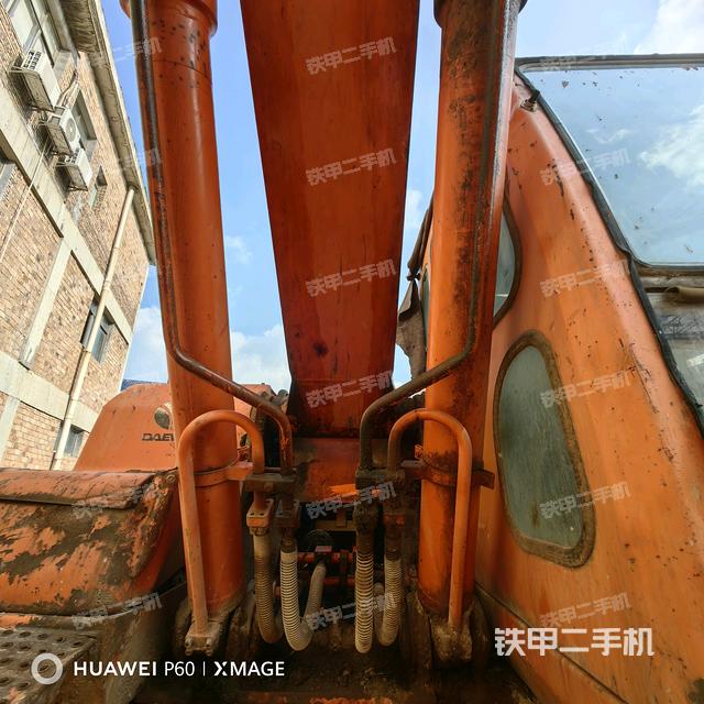 大臂油缸整體?豎拍(工作和回轉(zhuǎn)裝置) 大臂油缸整體?豎拍(工作和回轉(zhuǎn)裝置)