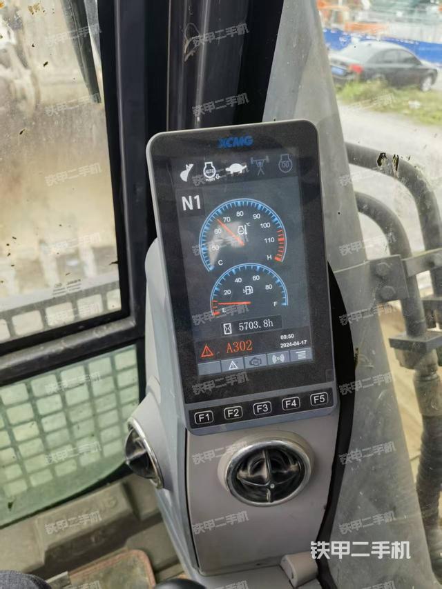 駕駛室整體（整機外觀）