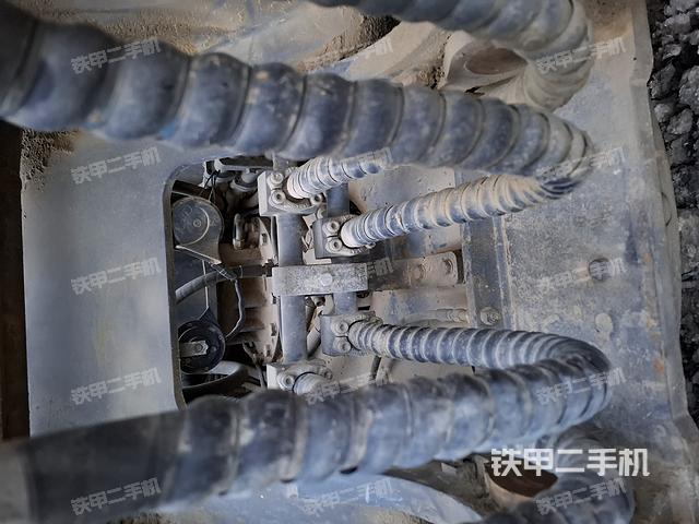 駕駛室頂部（整機(jī)外觀）