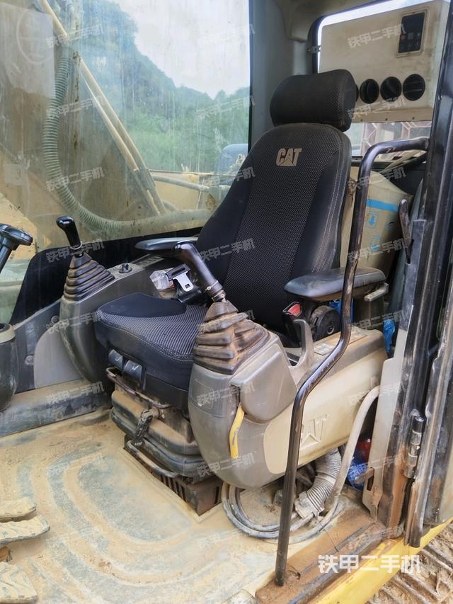 座椅左側(cè)控制臺(tái)/音響/含左手柄（駕駛室部分）