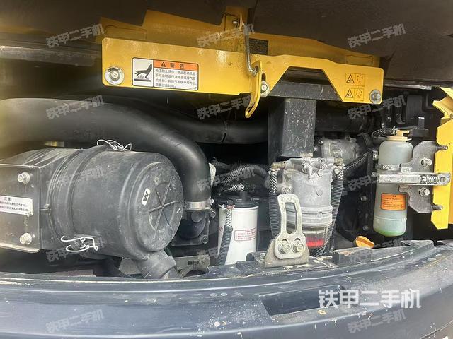發(fā)動機整體俯視(整機外觀) 發(fā)動機整體俯視(整機外觀)
