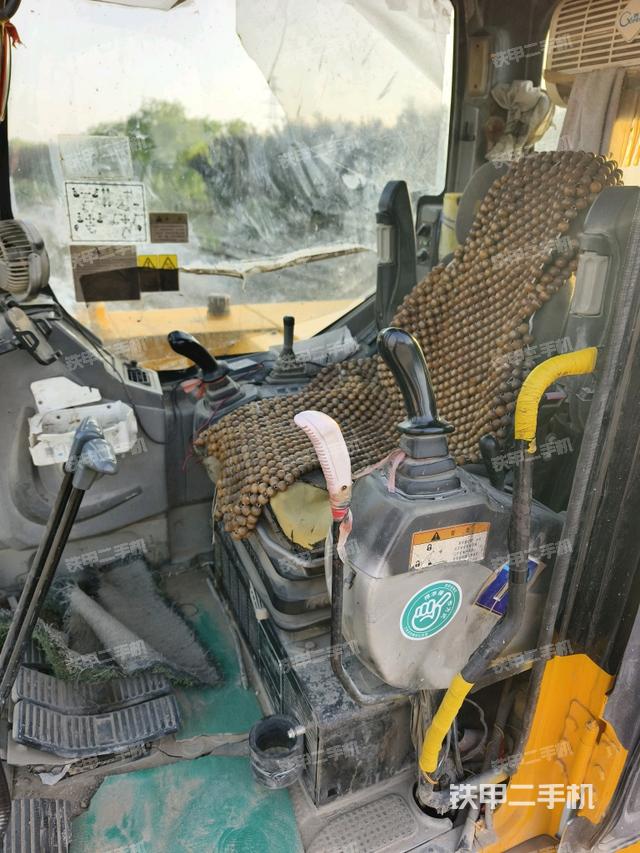 ?駕駛室正側(cè)(駕駛室部分) ?駕駛室正側(cè)(駕駛室部分)