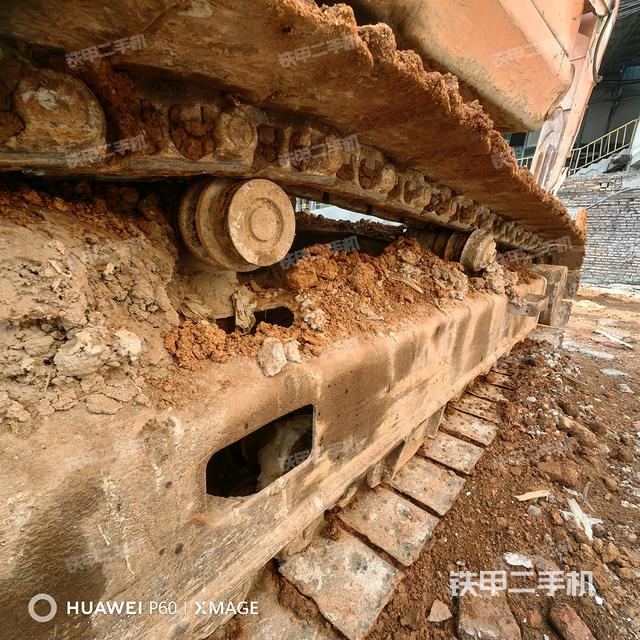 右側(cè)履帶整體(行走機構) 右側(cè)履帶整體(行走機構)